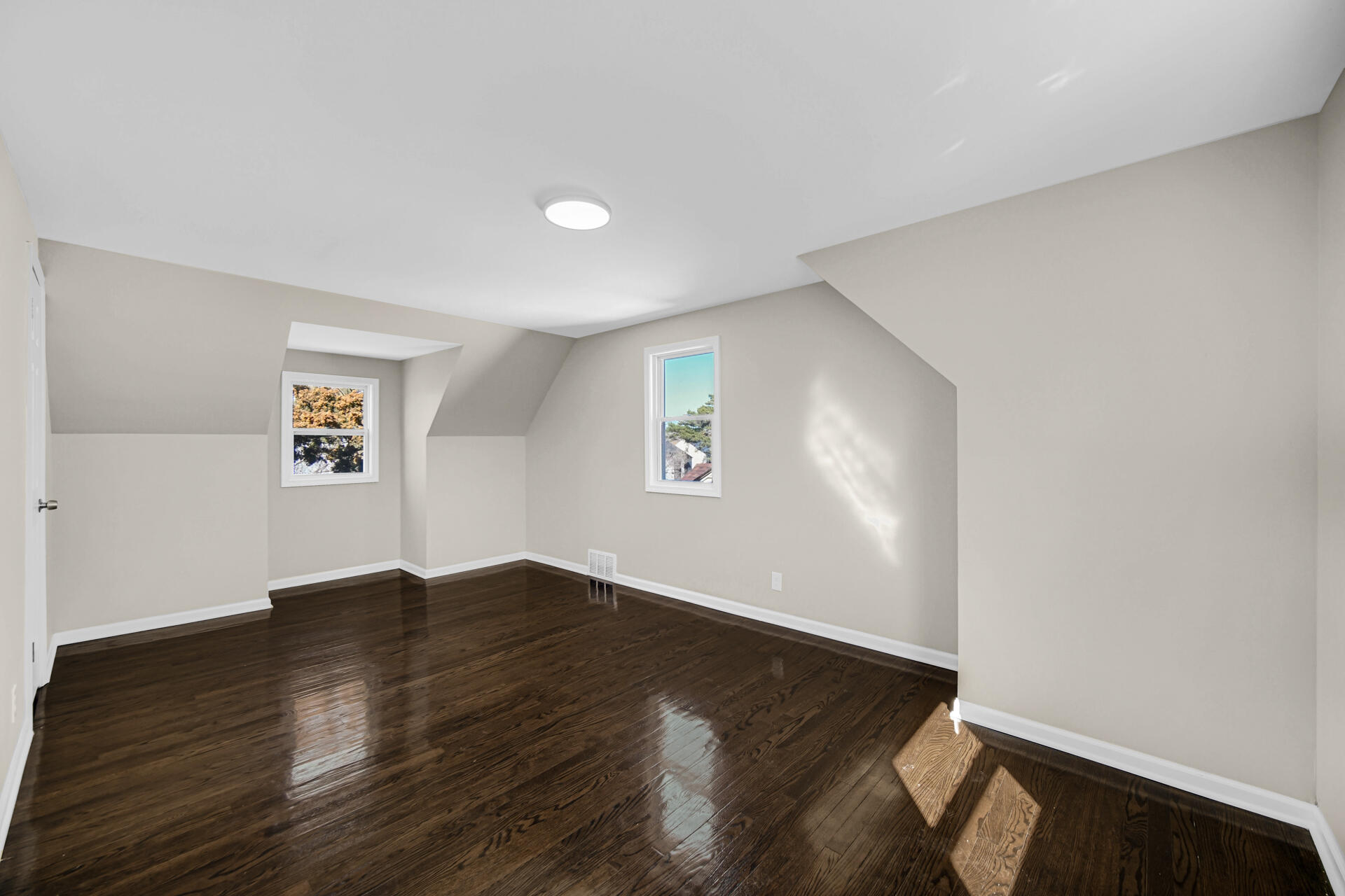 357 Taft Place Gary, IN 46404 - Photo 10 of 18 1920x1280