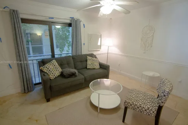 $2,500 | 753 Michigan Avenue, Unit 1B, Miami Beach, FL 33139