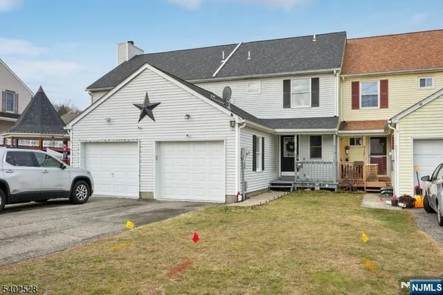 $325,000 | 15 Lakeview Terrace, Sussex, NJ 07461