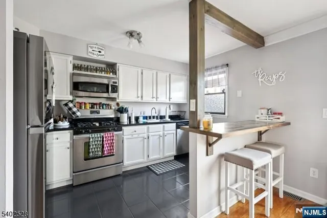 $325,000 | 15 Lakeview Terrace, Sussex, NJ 07461