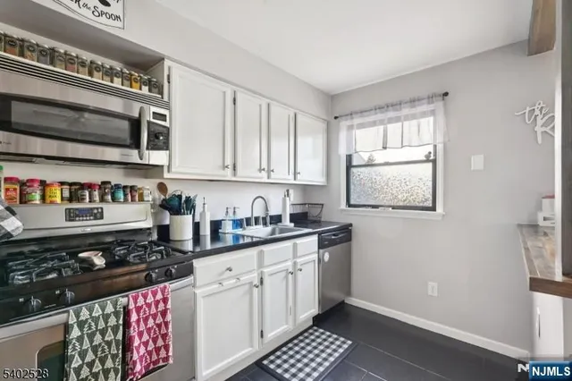 $325,000 | 15 Lakeview Terrace, Sussex, NJ 07461