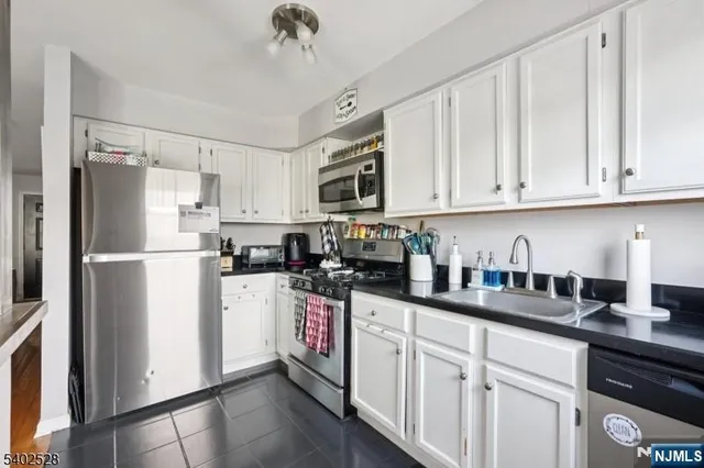 $325,000 | 15 Lakeview Terrace, Sussex, NJ 07461