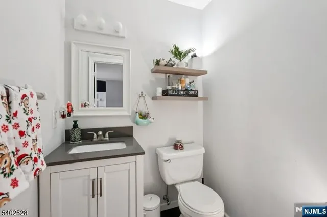 $325,000 | 15 Lakeview Terrace, Sussex, NJ 07461