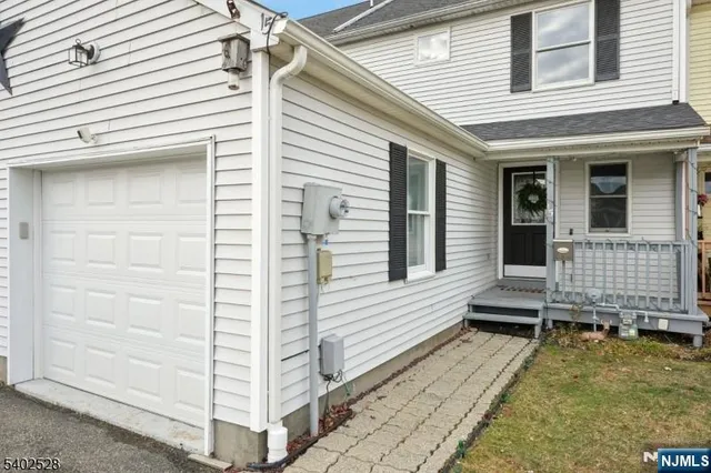 $325,000 | 15 Lakeview Terrace, Sussex, NJ 07461