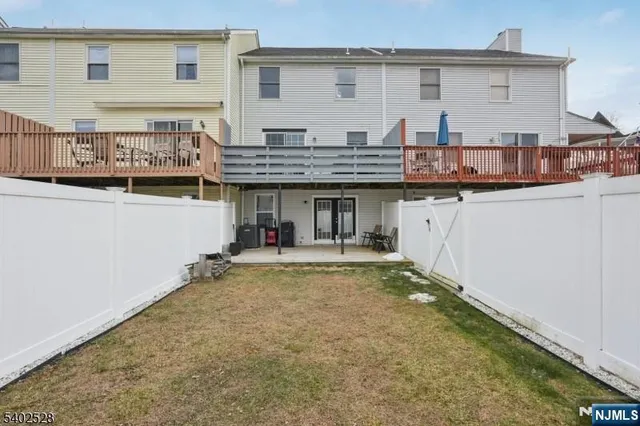 $325,000 | 15 Lakeview Terrace, Sussex, NJ 07461