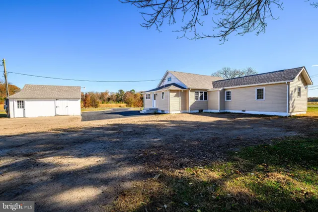 a front view of house with yard