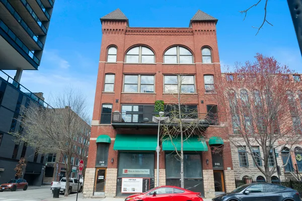 $559,000 | 368 West Huron Street, Unit 3N, Chicago, IL 60654