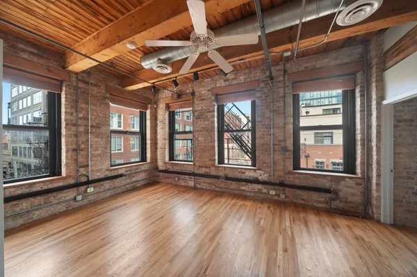 $559,000 | 368 West Huron Street, Unit 3N, Chicago, IL 60654