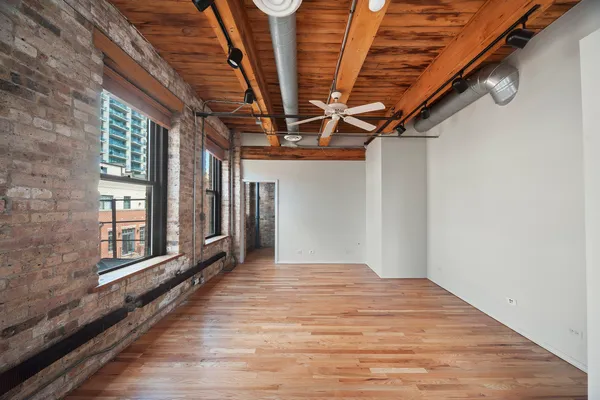 $559,000 | 368 West Huron Street, Unit 3N, Chicago, IL 60654