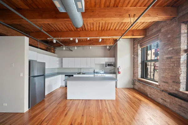 $559,000 | 368 West Huron Street, Unit 3N, Chicago, IL 60654
