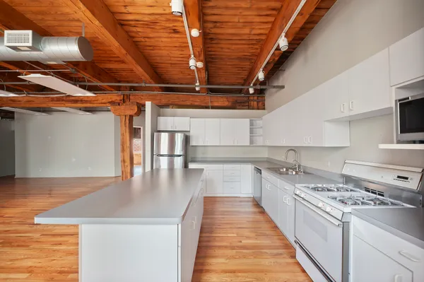 $559,000 | 368 West Huron Street, Unit 3N, Chicago, IL 60654