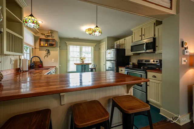 $229,900 | 18 Settler Lane, Galena, IL 61036