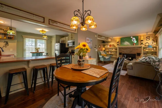 $229,900 | 18 Settler Lane, Galena, IL 61036