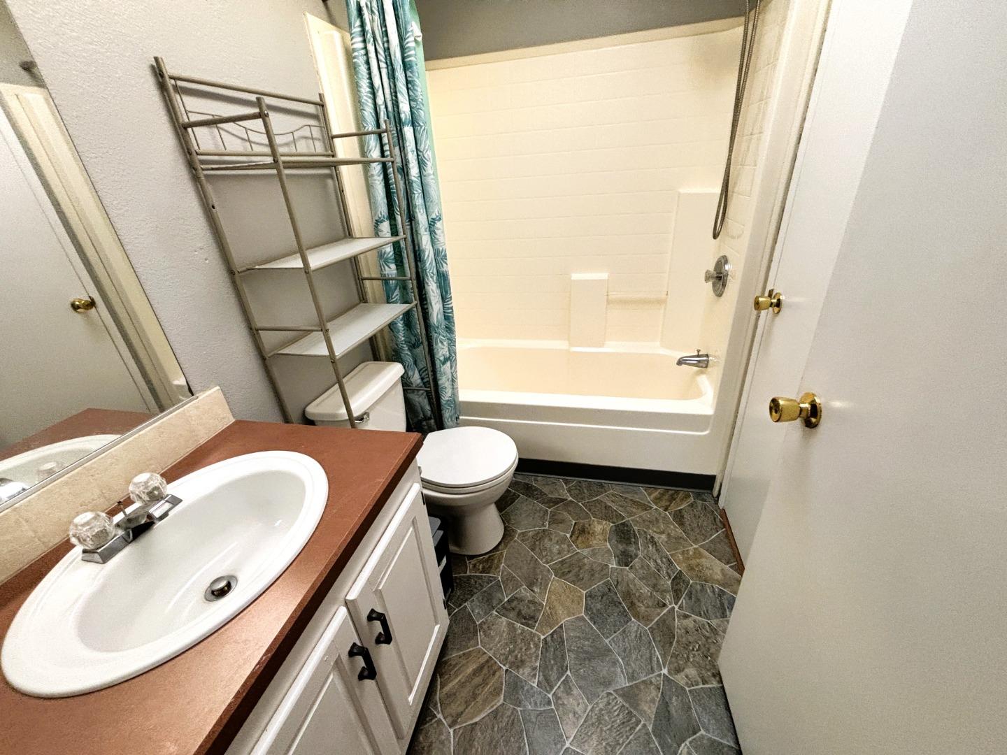 212 Rodeo Drive, Unit 212 Sacramento, CA 95823 - Photo 10 of 14 Gallery Image 10