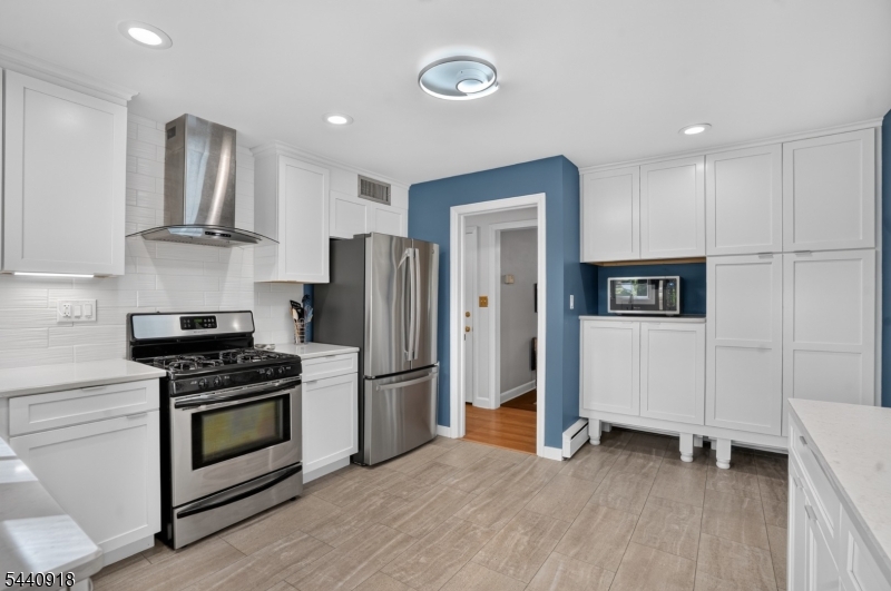 905 Charlotte Road Plainfield, NJ 07060 - Photo 3 of 44