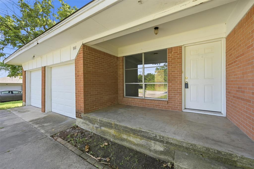 901 Maple Street Howe, TX 75459 - Photo 4 of 29
