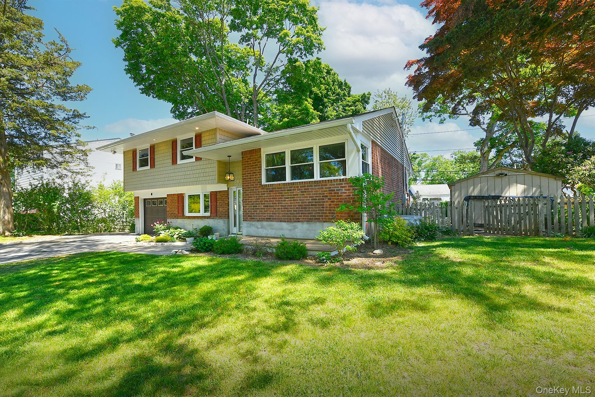 7 Rensselaer Drive Commack, NY 11725 - Photo 3 of 37