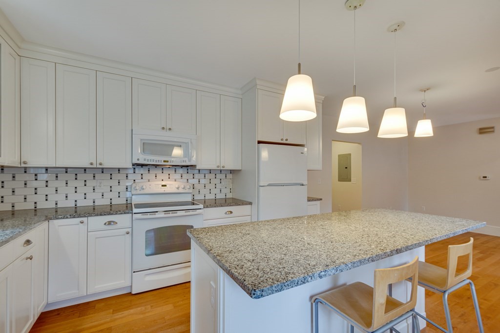 89 May Street, Unit 5 Needham, MA 02492 - Photo 9 of 24 Gallery Image 9