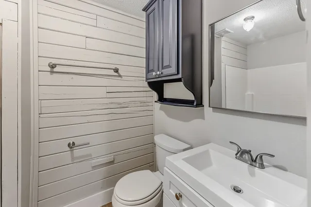 $385,000 | 52 Hunters Creek Drive, Huntsville, TX 77340