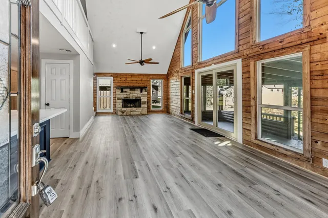 $385,000 | 52 Hunters Creek Drive, Huntsville, TX 77340