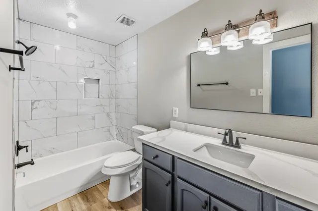 $385,000 | 52 Hunters Creek Drive, Huntsville, TX 77340