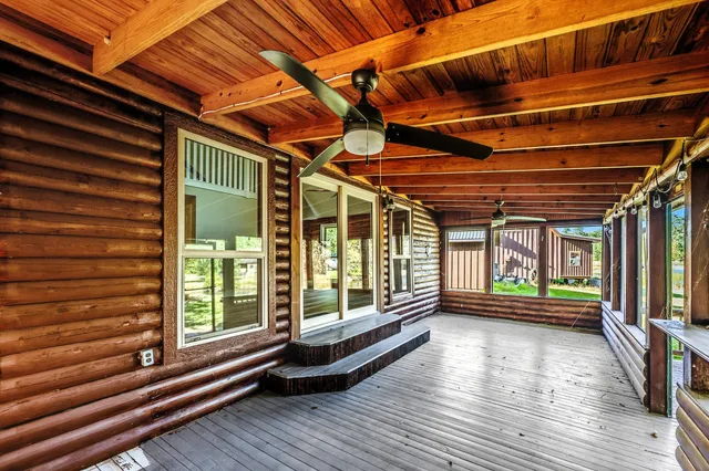 $385,000 | 52 Hunters Creek Drive, Huntsville, TX 77340