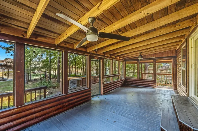 $385,000 | 52 Hunters Creek Drive, Huntsville, TX 77340