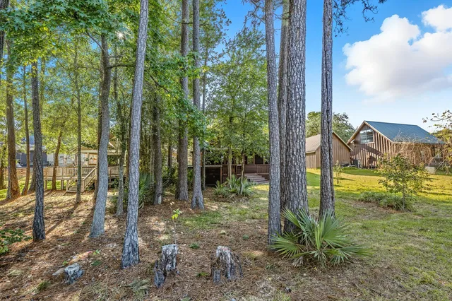 $385,000 | 52 Hunters Creek Drive, Huntsville, TX 77340