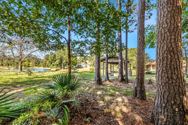 $385,000 | 52 Hunters Creek Drive, Huntsville, TX 77340