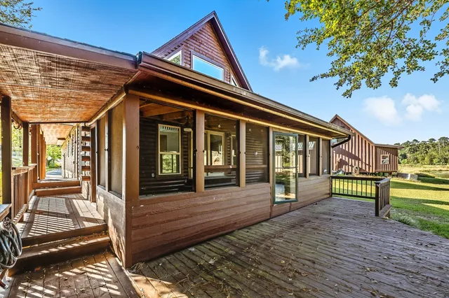 $385,000 | 52 Hunters Creek Drive, Huntsville, TX 77340