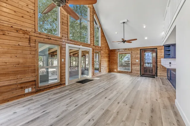 $385,000 | 52 Hunters Creek Drive, Huntsville, TX 77340