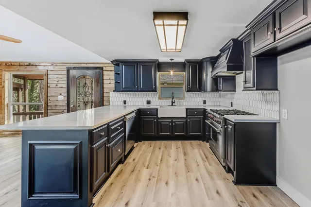 $385,000 | 52 Hunters Creek Drive, Huntsville, TX 77340