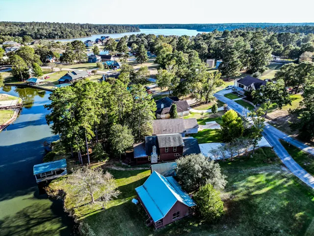 $385,000 | 52 Hunters Creek Drive, Huntsville, TX 77340