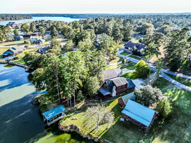 $385,000 | 52 Hunters Creek Drive, Huntsville, TX 77340