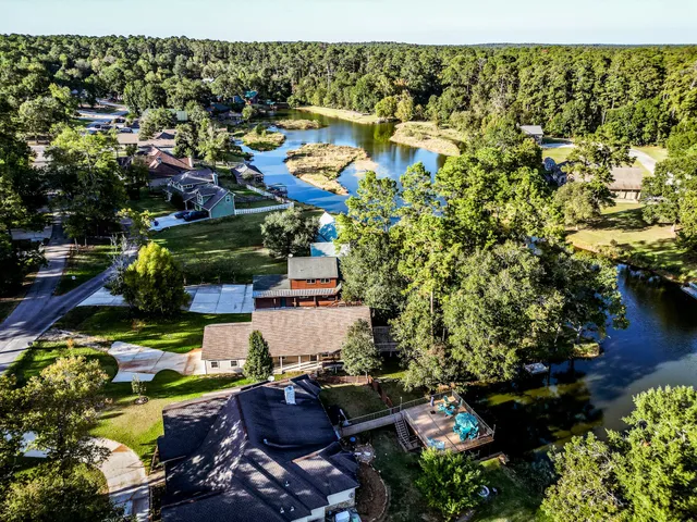 $385,000 | 52 Hunters Creek Drive, Huntsville, TX 77340