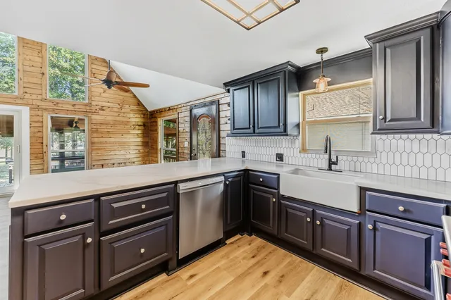 $385,000 | 52 Hunters Creek Drive, Huntsville, TX 77340