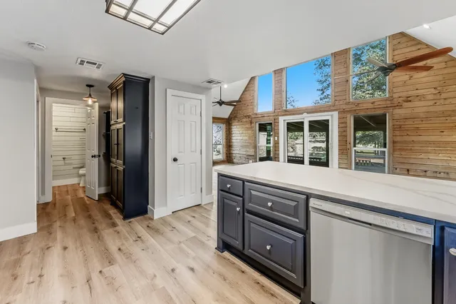 $385,000 | 52 Hunters Creek Drive, Huntsville, TX 77340