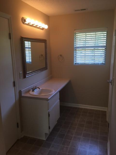1624 Snowden Road Mount Pleasant, SC 29464 - Photo 19 of 26 Master Vanity