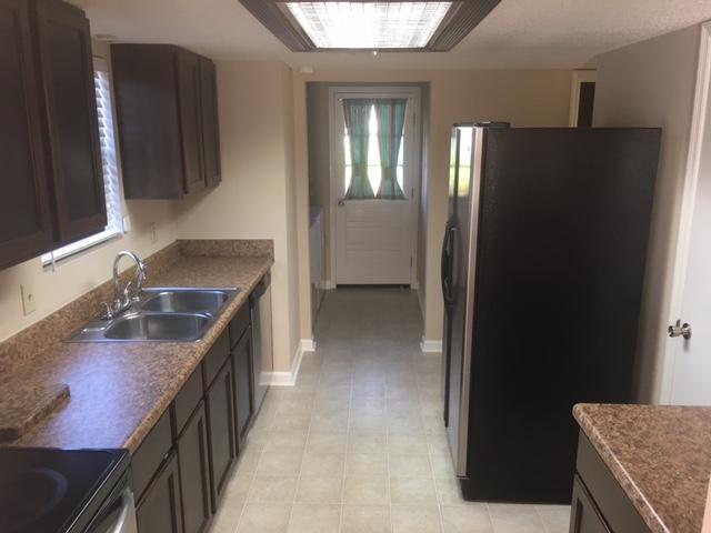 1624 Snowden Road Mount Pleasant, SC 29464 - Photo 10 of 26 Kitchen 3