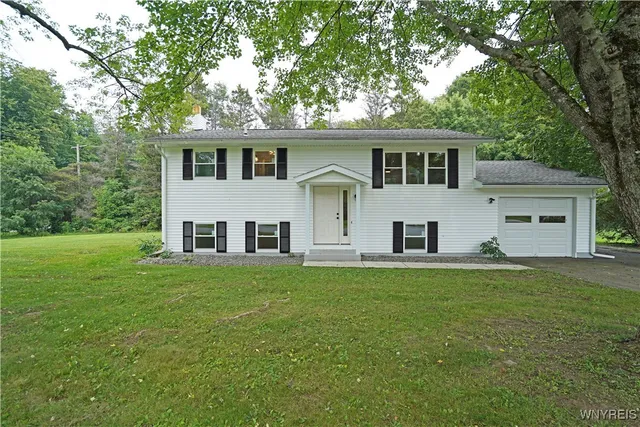 $299,000 | 3394 Gunzen Drive, Cortlandville, NY 13045