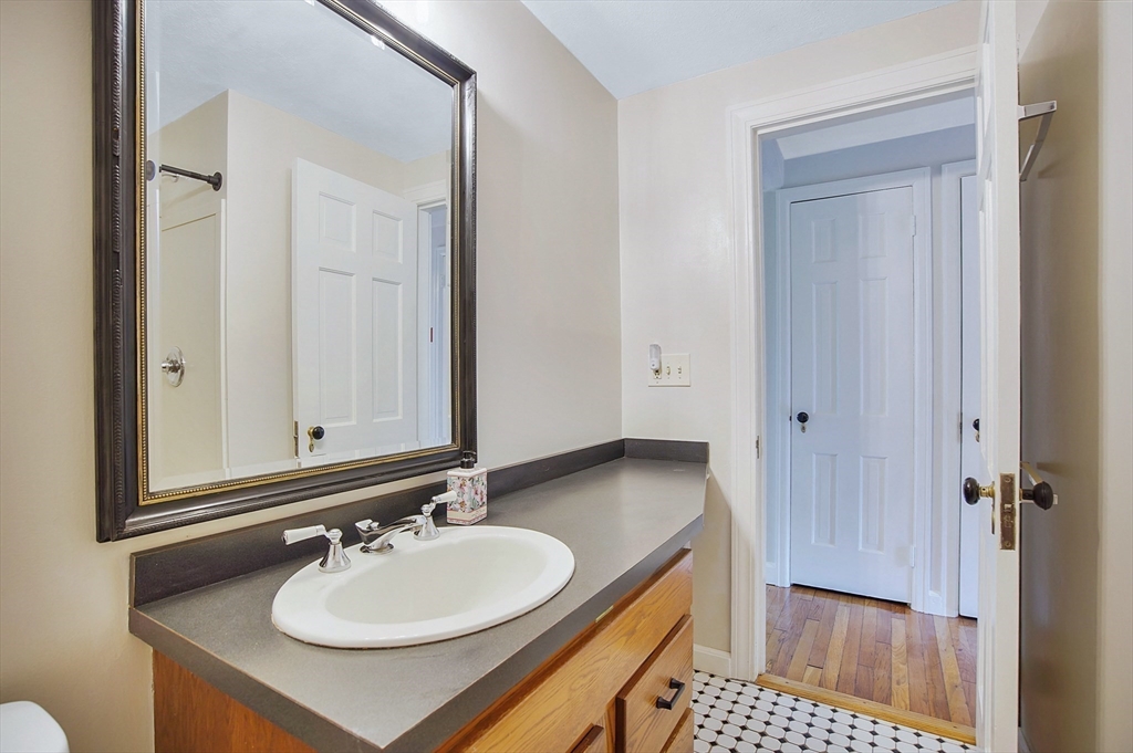 2044 Allen Street Springfield, MA 01118 - Photo 13 of 38 Gallery Image 13