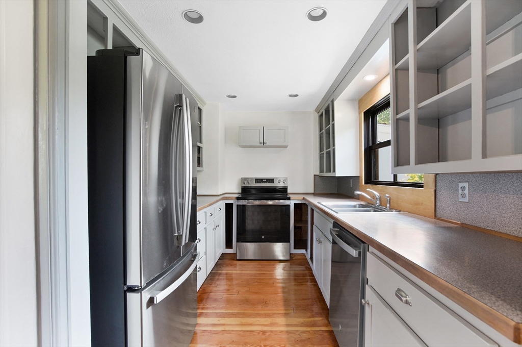 2044 Allen Street Springfield, MA 01118 - Photo 14 of 38 Gallery Image 14