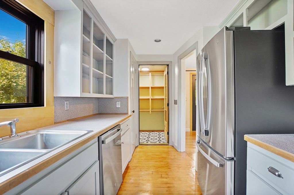 2044 Allen Street Springfield, MA 01118 - Photo 17 of 38 Gallery Image 17