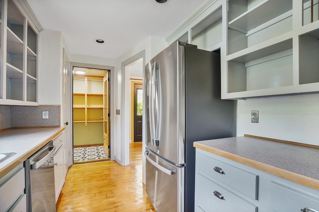 2044 Allen Street Springfield, MA 01118 - Photo 18 of 38 Gallery Image 18