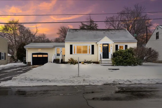 $399,000 | 185 Villa Street, Manchester, NH 03103