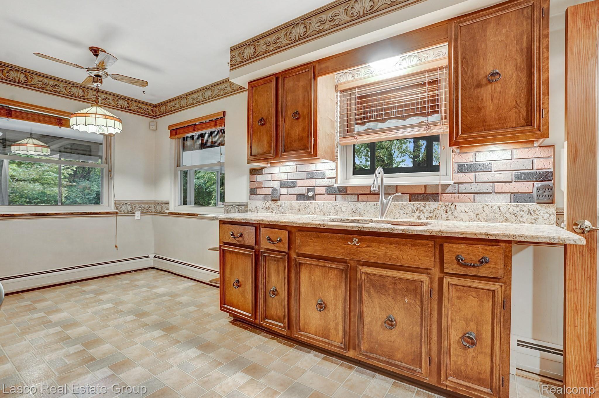 18098 Hickory Ridge Road Fenton, MI 48430 - Photo 9 of 36 dsc02229-dsc02231.jpg