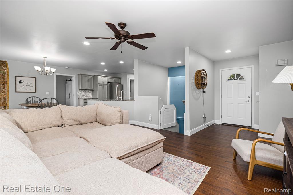 2479 Gibson Road Grand Blanc, MI 48439 - Photo 16 of 55