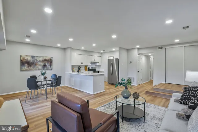 $285,000 | 3966 Woodhue Place, Alexandria, VA 22309