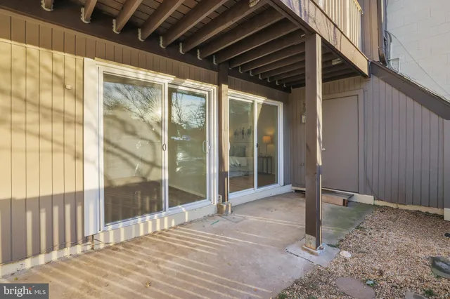 $285,000 | 3966 Woodhue Place, Alexandria, VA 22309