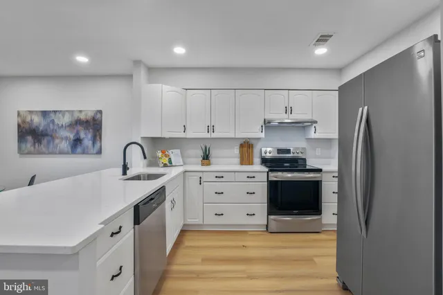 $285,000 | 3966 Woodhue Place, Alexandria, VA 22309